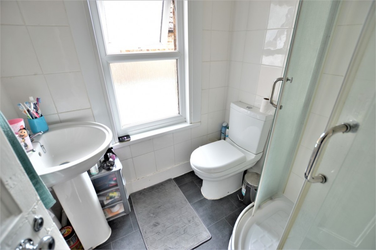 College Avenue, Slough