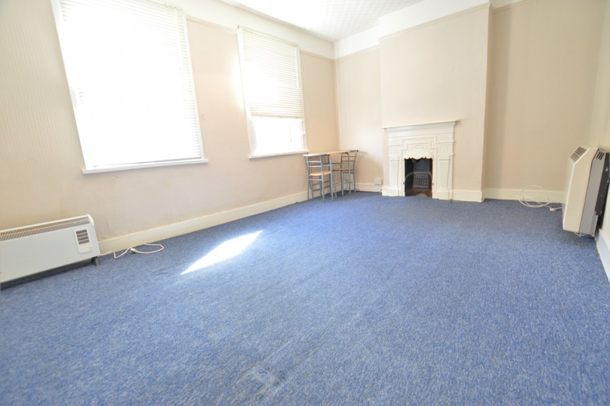 College Avenue, Slough