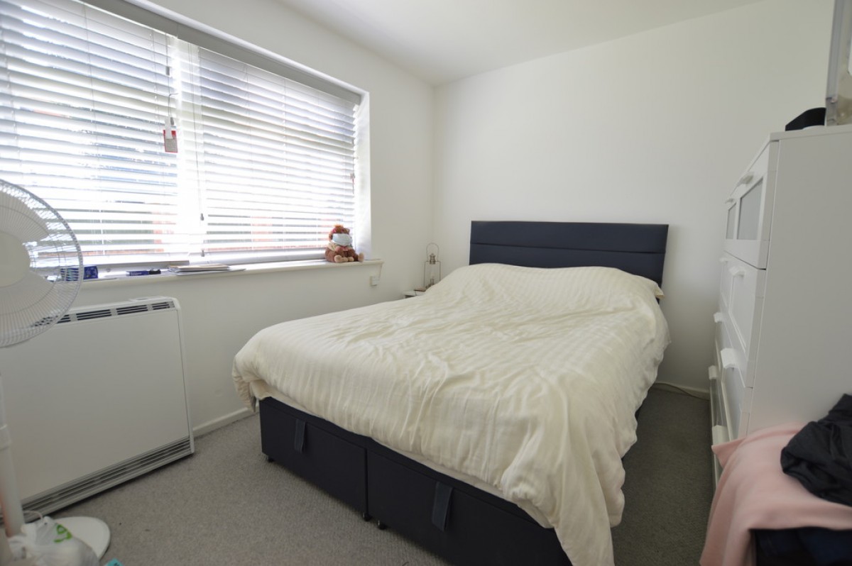 Bath Court, Powney Road