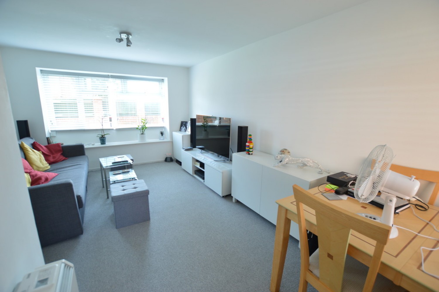 1 bedroom Flat for Letting Bath Court, Powney Road