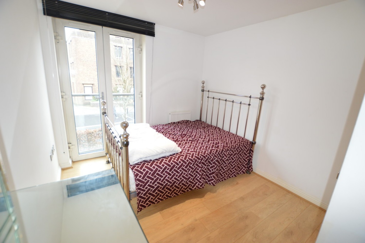 2 bedroom Flat for Letting The Crescent, Maidenhead, Berkshire