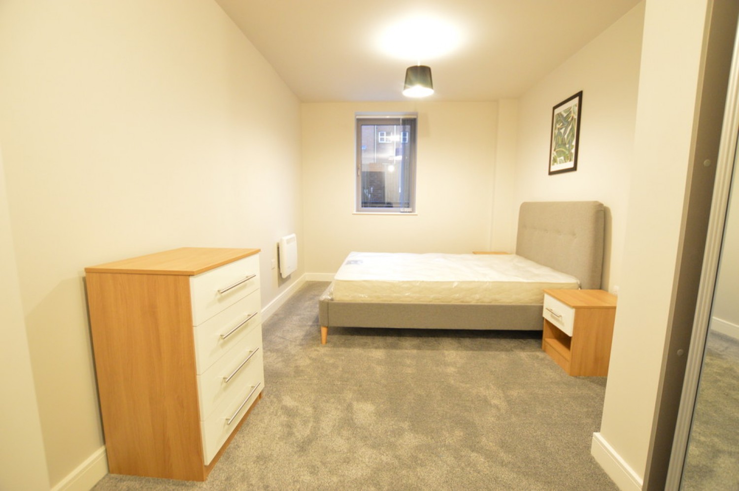 2 bedroom Flat for Letting Petersfield Avenue, Slough, Berkshire