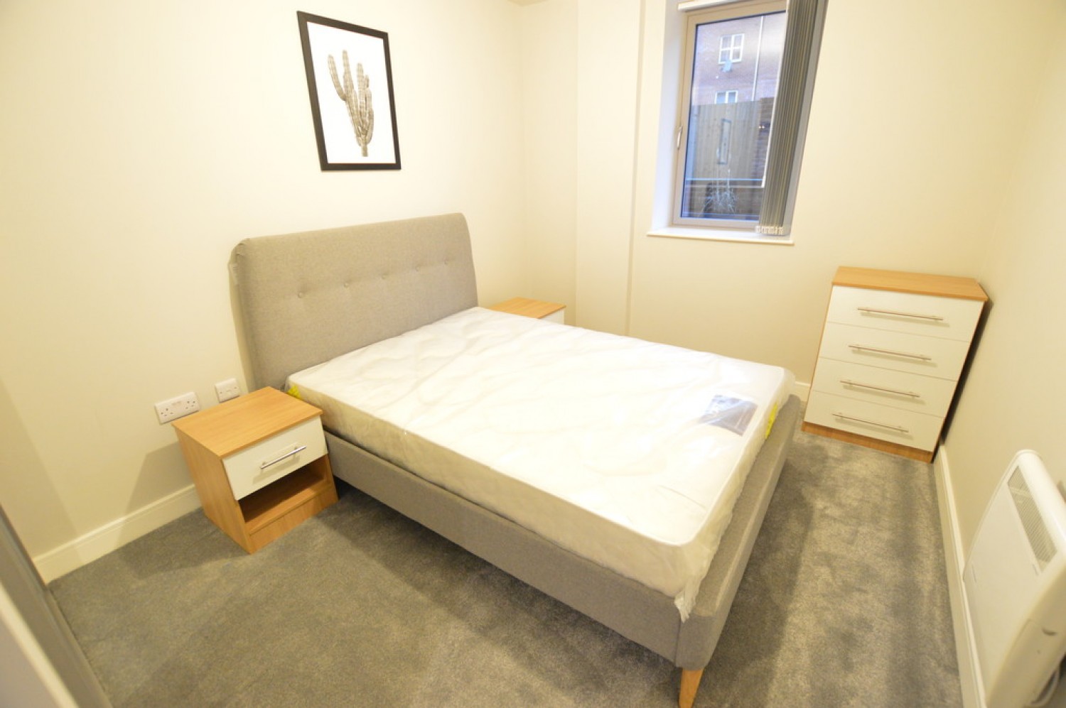 2 bedroom Flat for Letting Petersfield Avenue, Slough, Berkshire