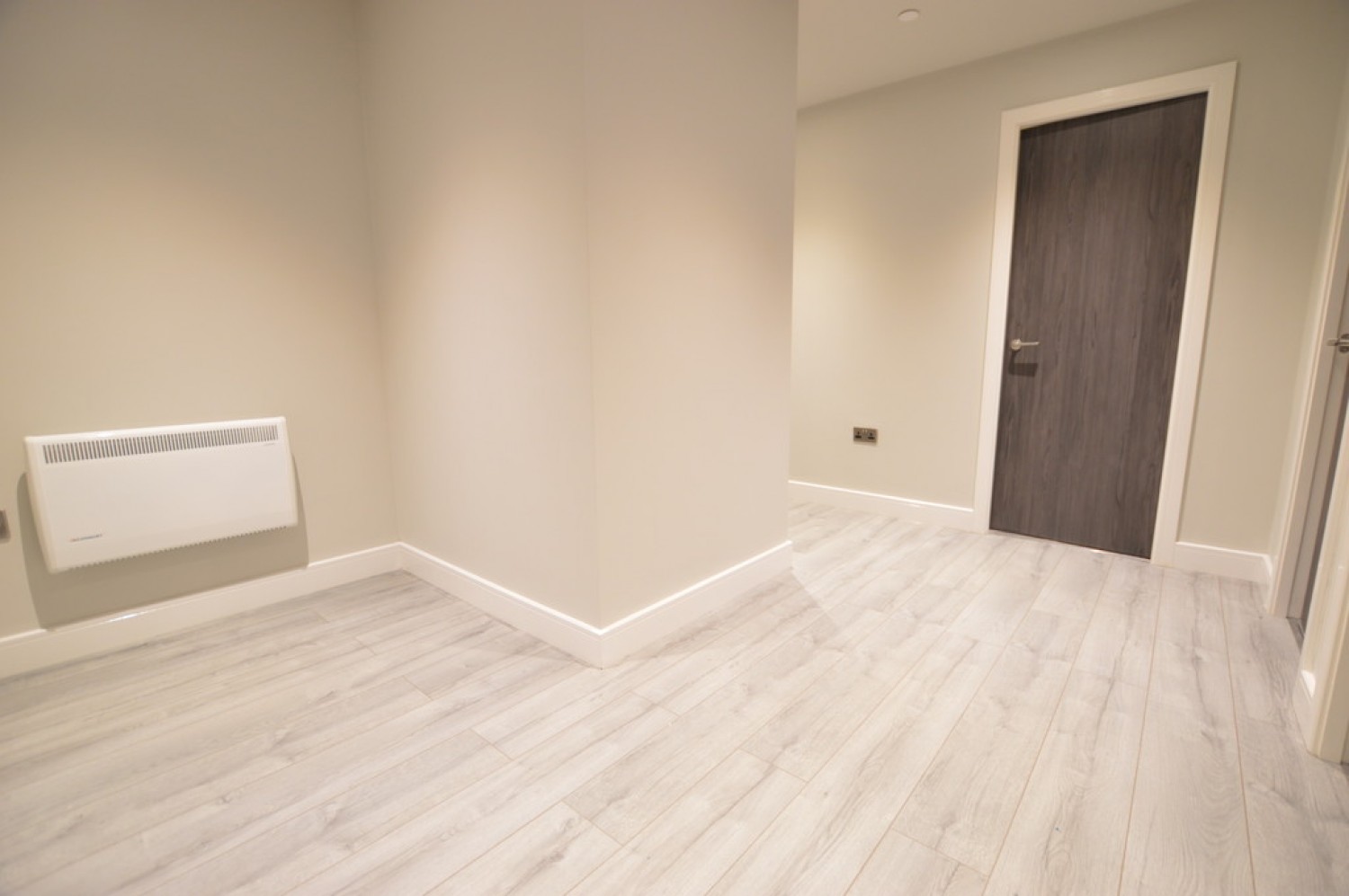 2 bedroom Flat for Letting Petersfield Avenue, Slough, Berkshire