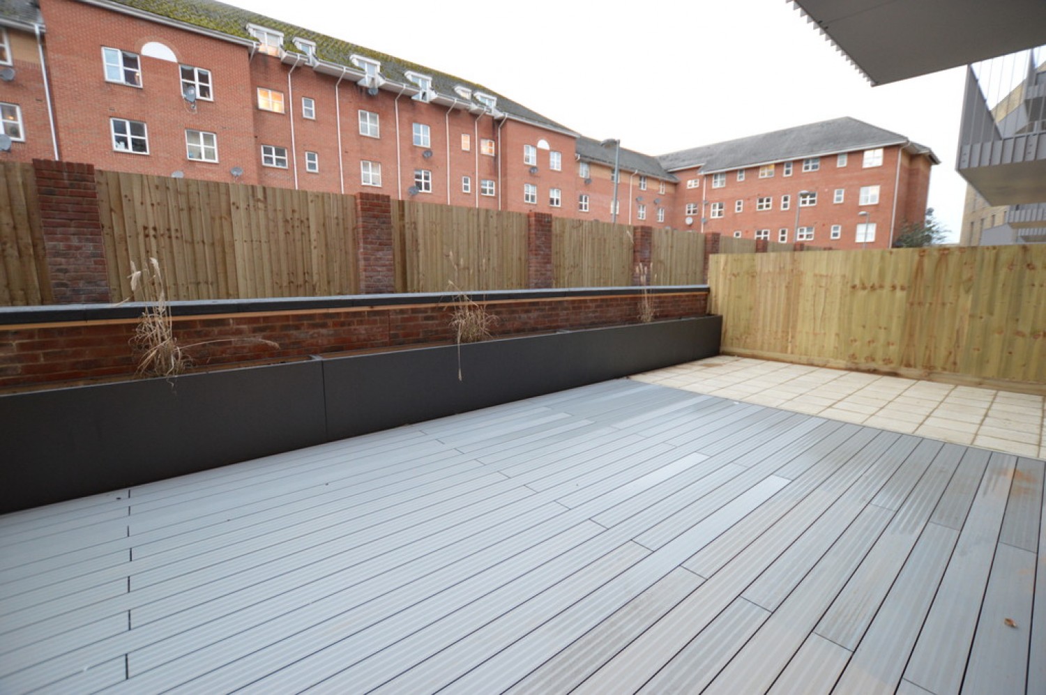 2 bedroom Flat for Letting Petersfield Avenue, Slough, Berkshire