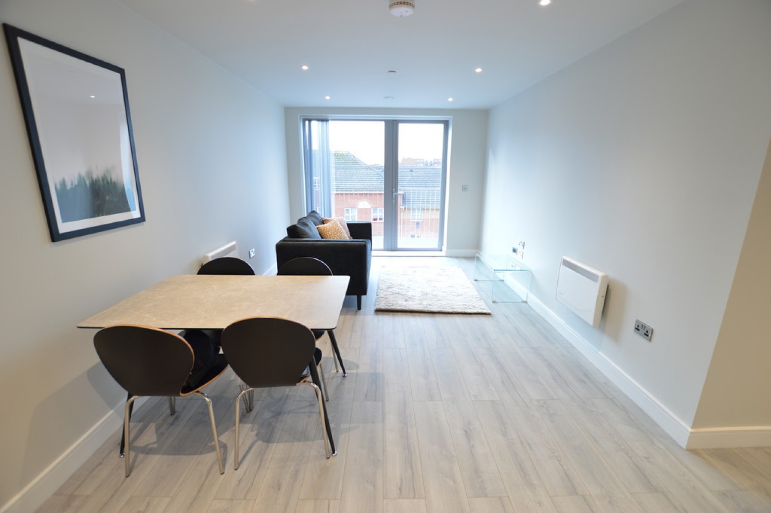 2 bedroom Flat for Letting Petersfield Avenue, Slough, Berkshire