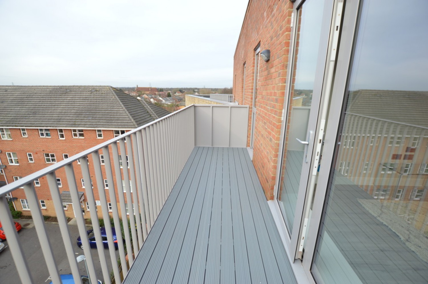 2 bedroom Flat for Letting Petersfield Avenue, Slough, Berkshire