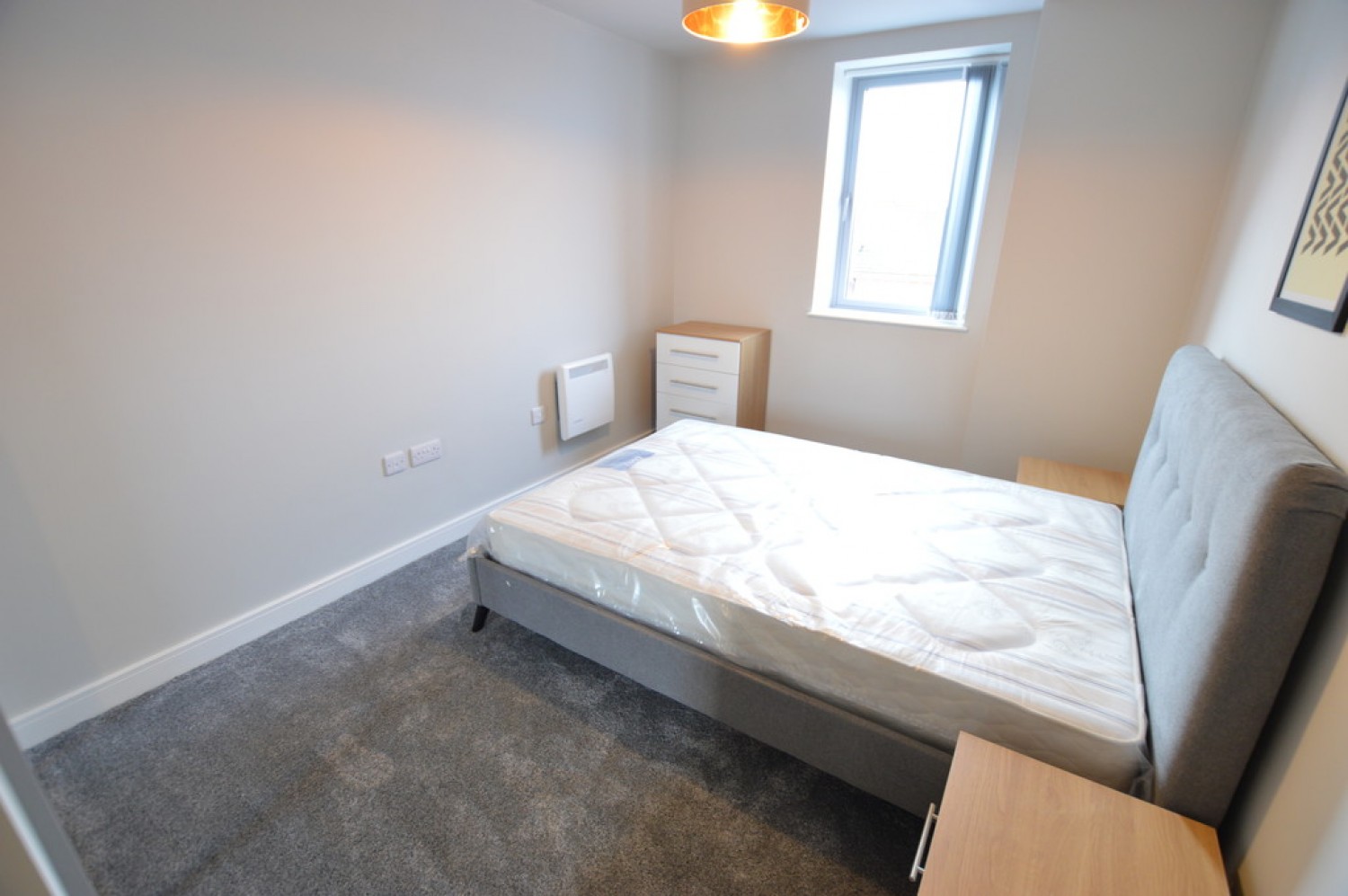 2 bedroom Flat for Letting Petersfield Avenue, Slough, Berkshire