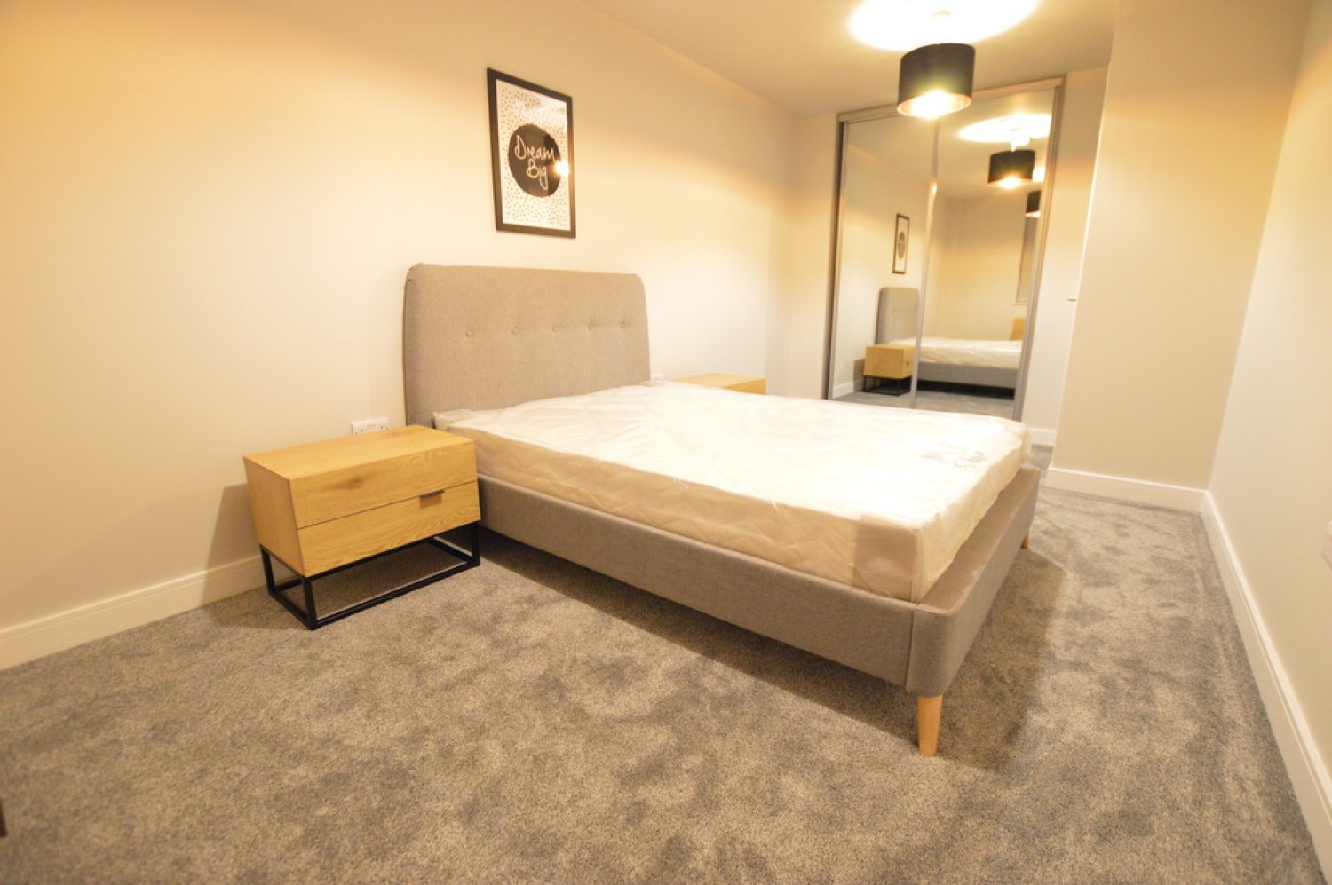 1 bedroom Flat for Letting Petersfield Avenue, Slough, Berkshire