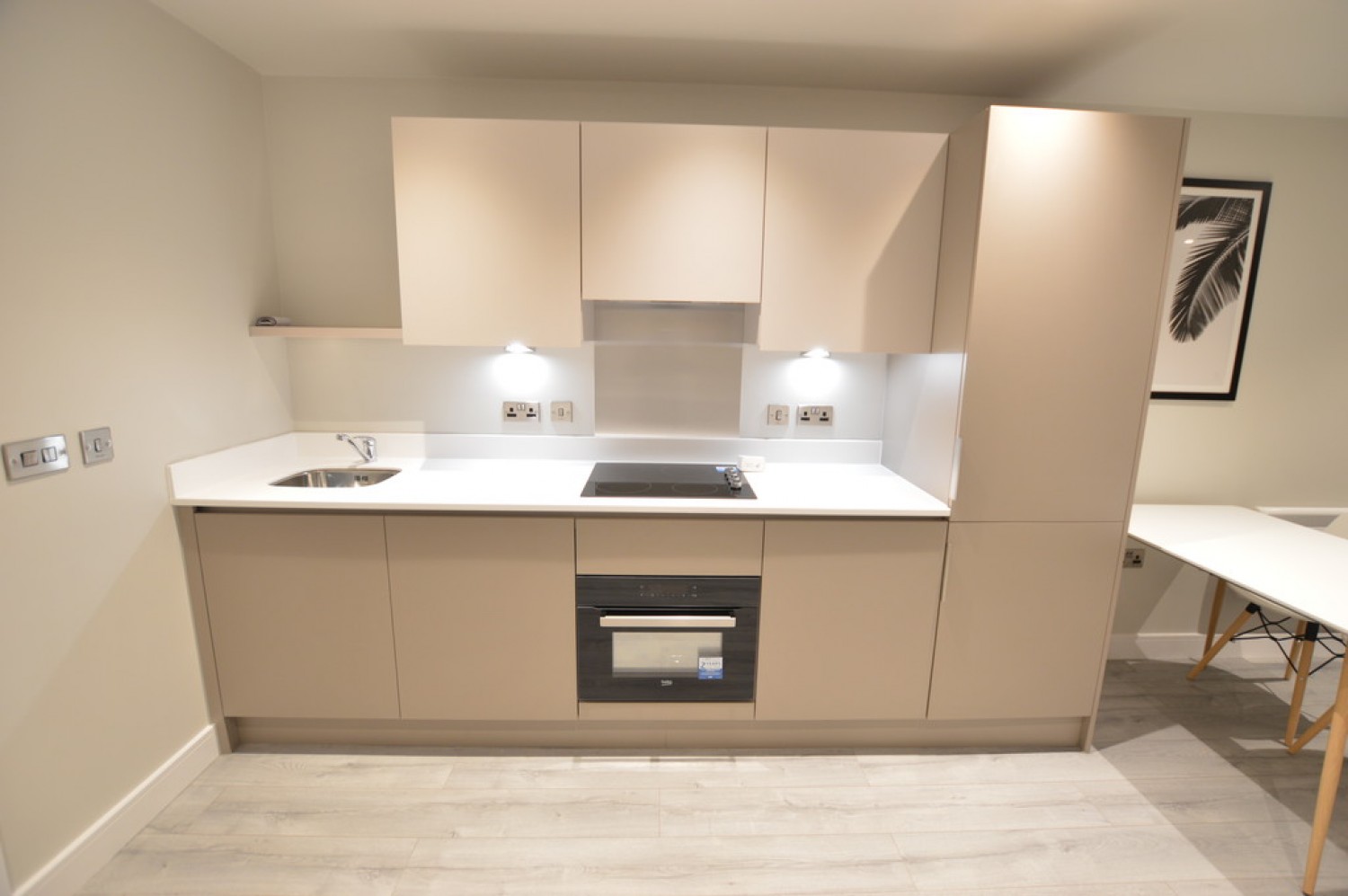 1 bedroom Flat for Letting Petersfield Avenue, Slough, Berkshire