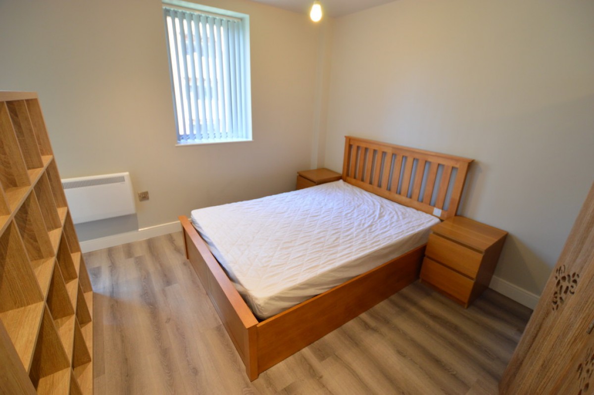 Petersfield Avenue, Slough
