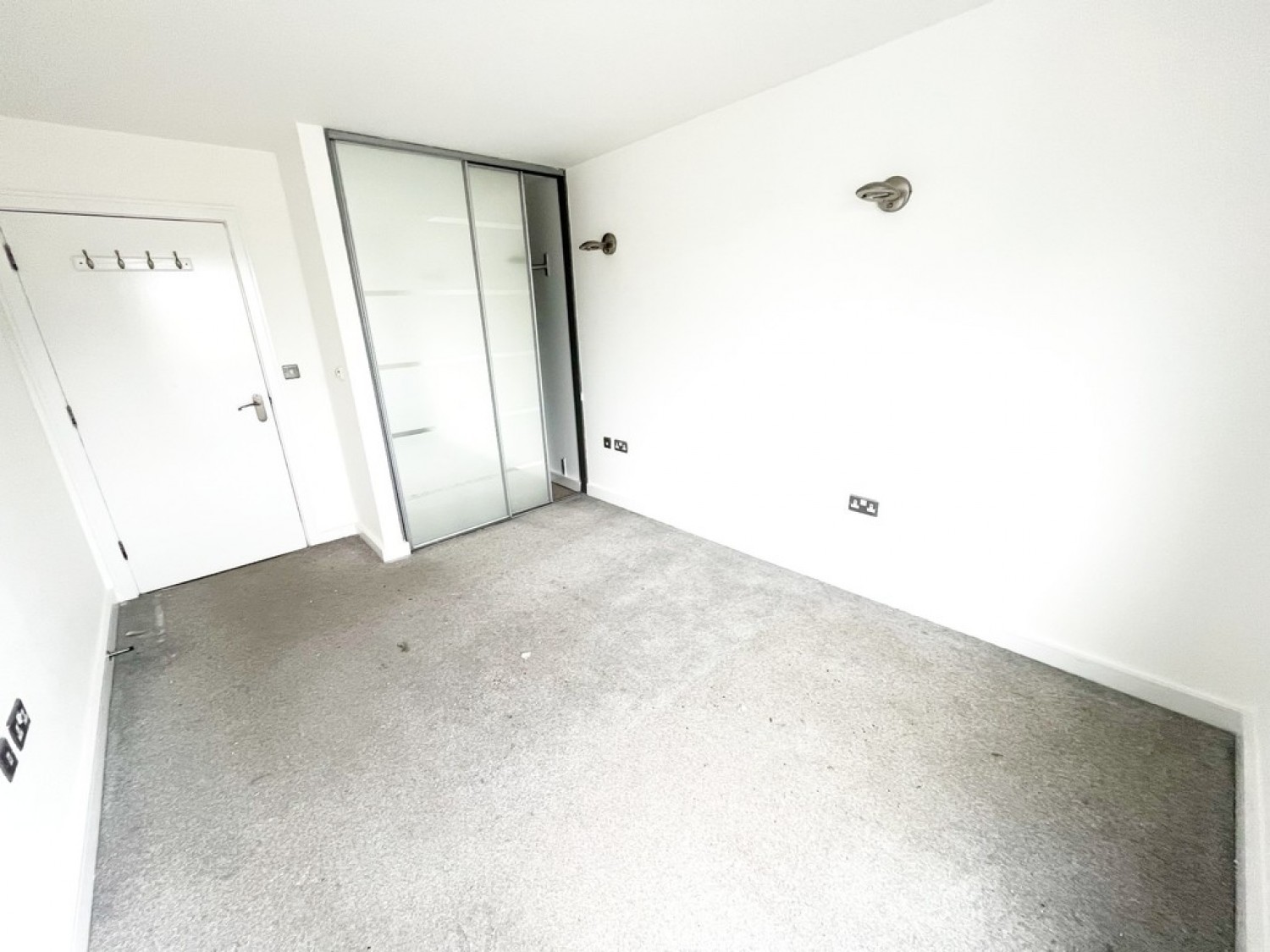 1 bedroom Flat for Letting High Street, Slough, Berkshire