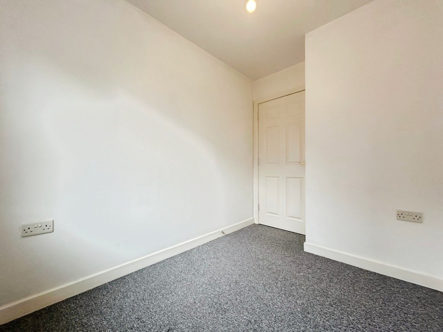 2 bedroom Flat for Letting Richmond Park Road, Bournemouth