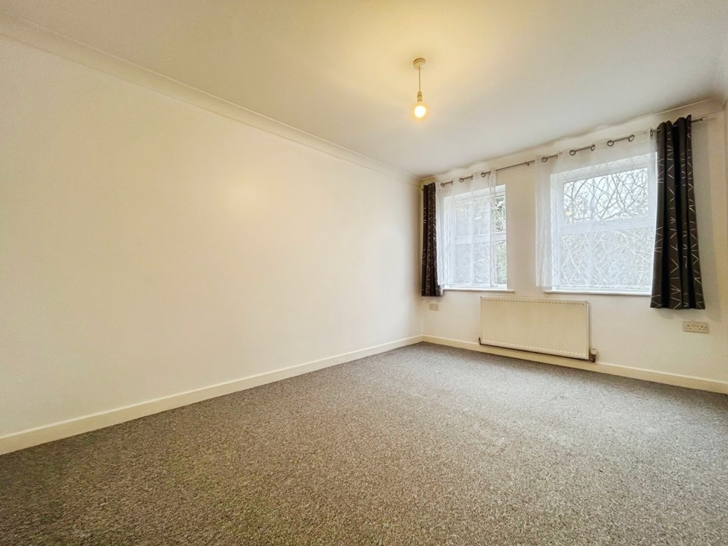 2 bedroom Flat for Letting Richmond Park Road, Bournemouth