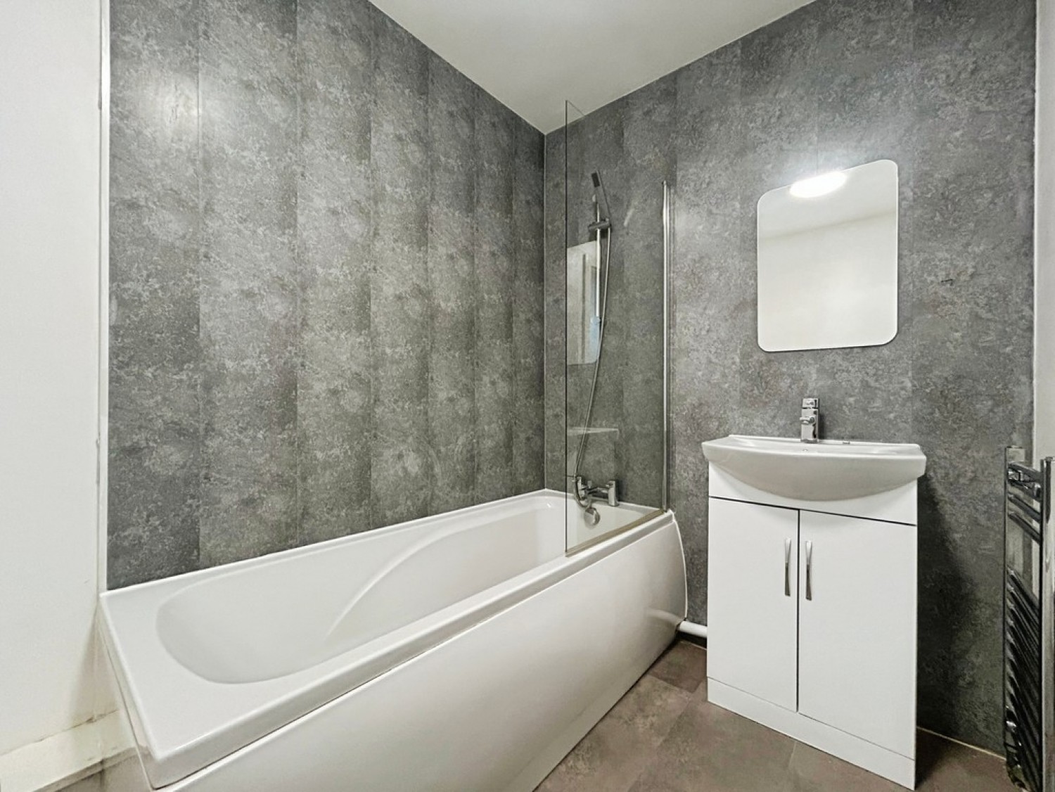 2 bedroom Flat for Letting Richmond Park Road, Bournemouth