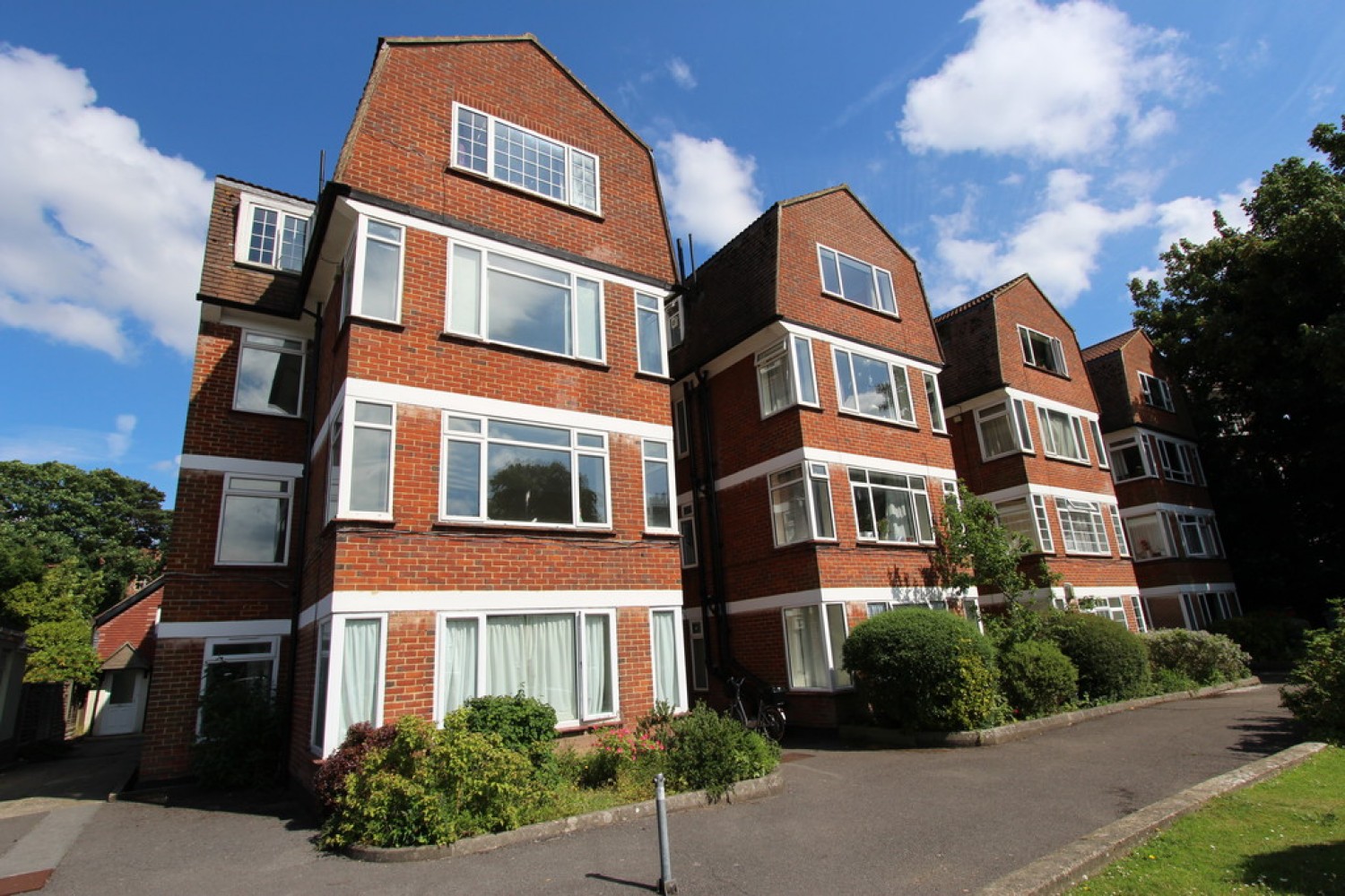 2 bedroom Flat for Letting Vale Road, Bournemouth