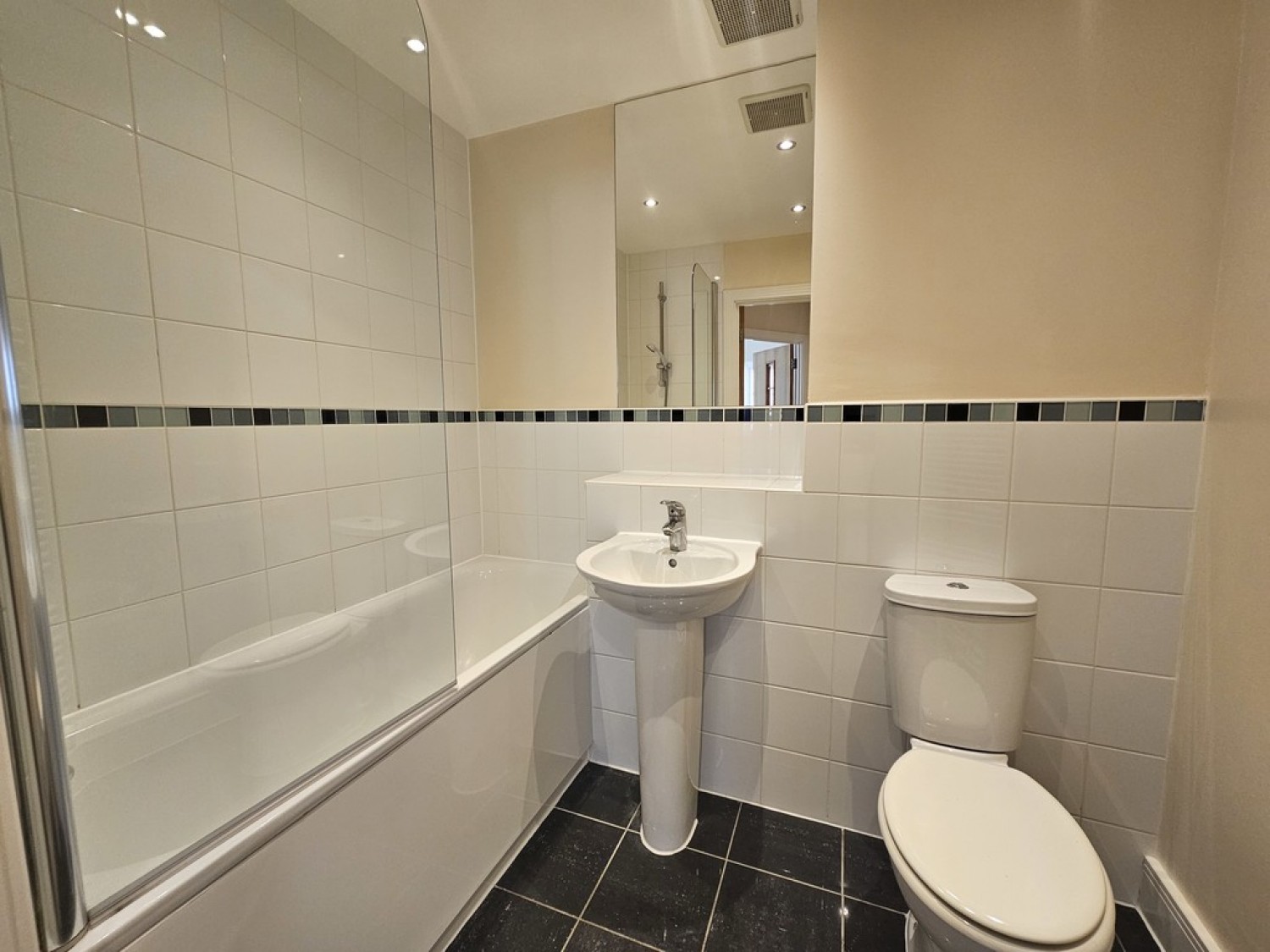 2 bedroom Flat for Letting Wimborne Road, Bournemouth