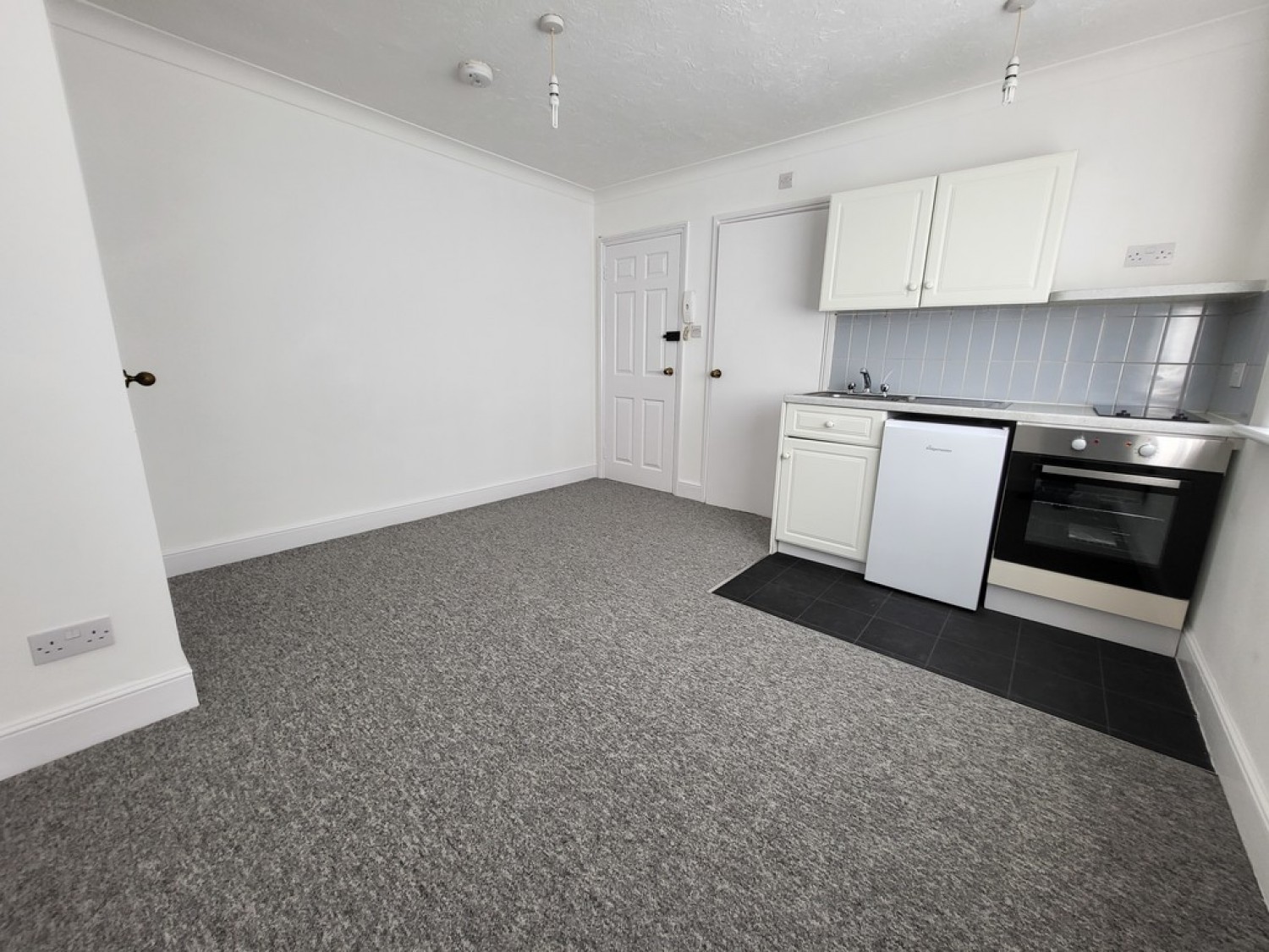 1 bedroom Flat for Letting Gladstone Road, Poole