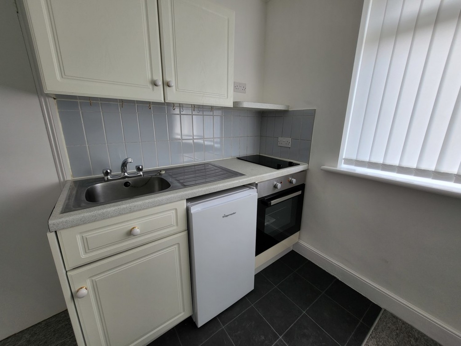 1 bedroom Flat for Letting Gladstone Road, Poole