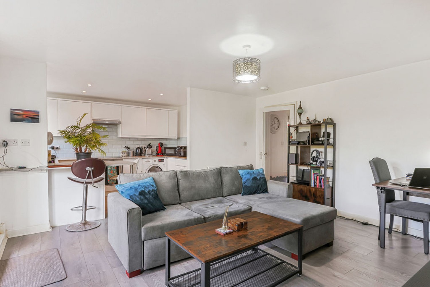 2 bedroom Flat for Sale Madeira Road, Bournemouth