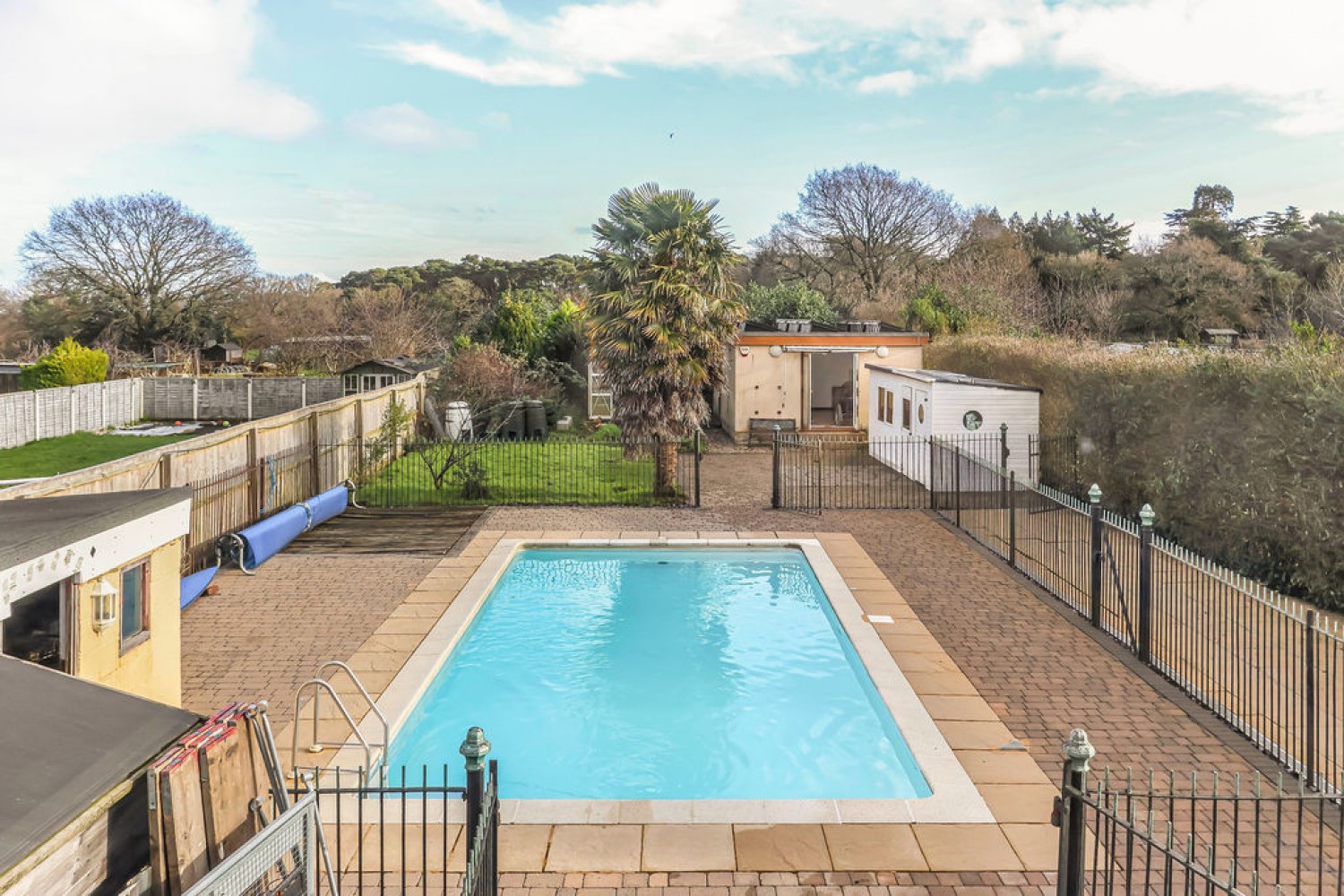 6 bedroom House in Priestly Road, Wallisdown