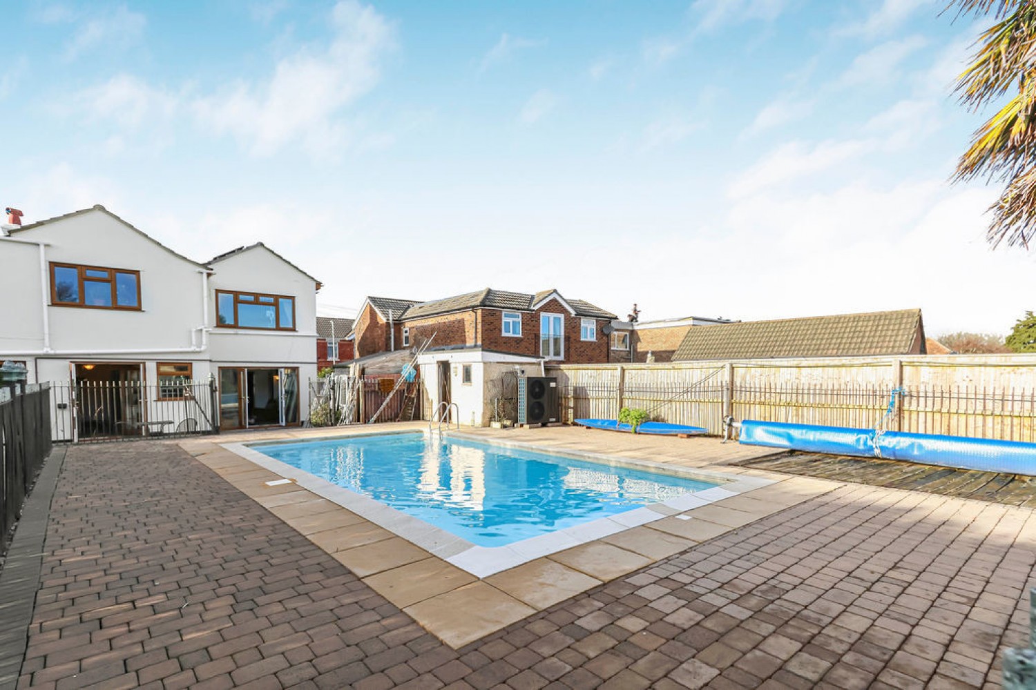 6 bedroom House in Priestly Road, Wallisdown