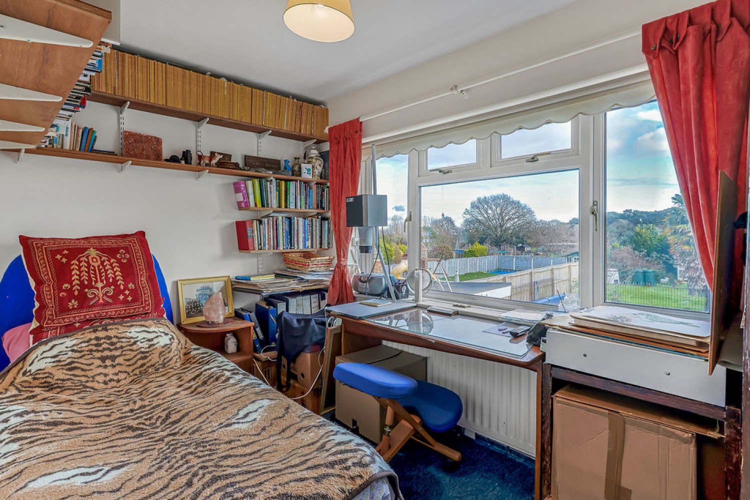 6 bedroom House in Priestly Road, Wallisdown