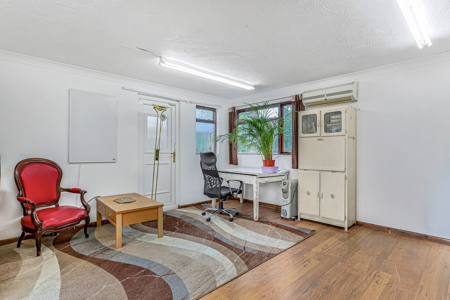 6 bedroom House in Priestly Road, Wallisdown