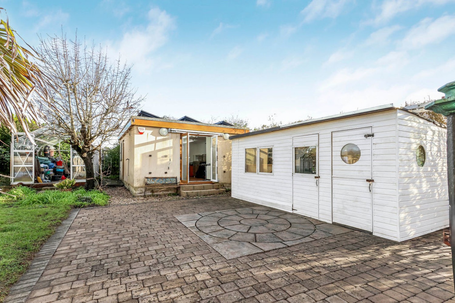 6 bedroom House in Priestly Road, Wallisdown