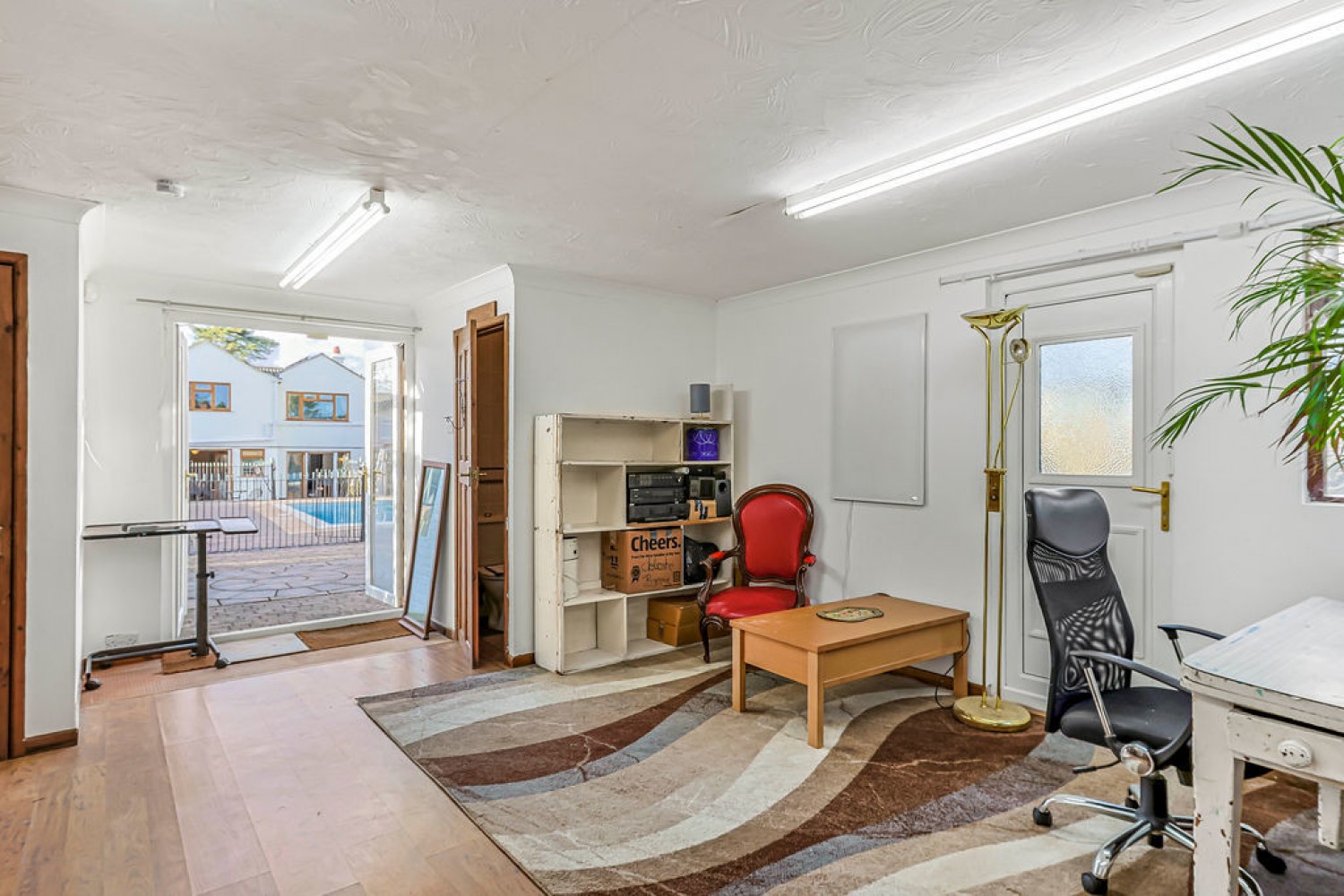 6 bedroom House in Priestly Road, Wallisdown