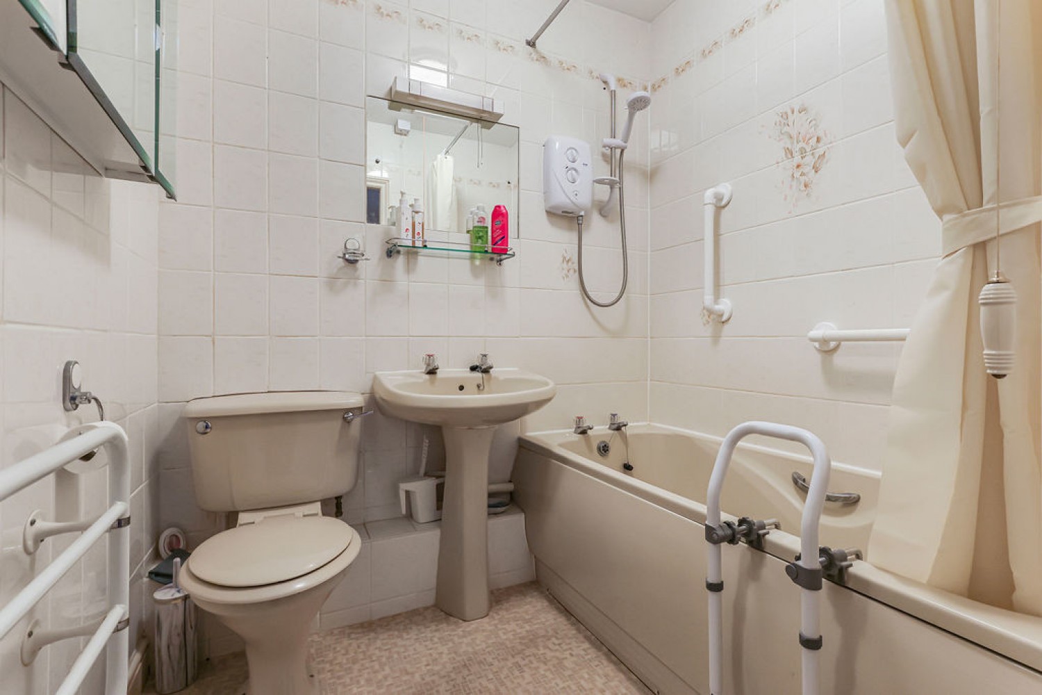 1 bedroom Flat for Sale Pegasus Court, 56-58 Lansdowne Road