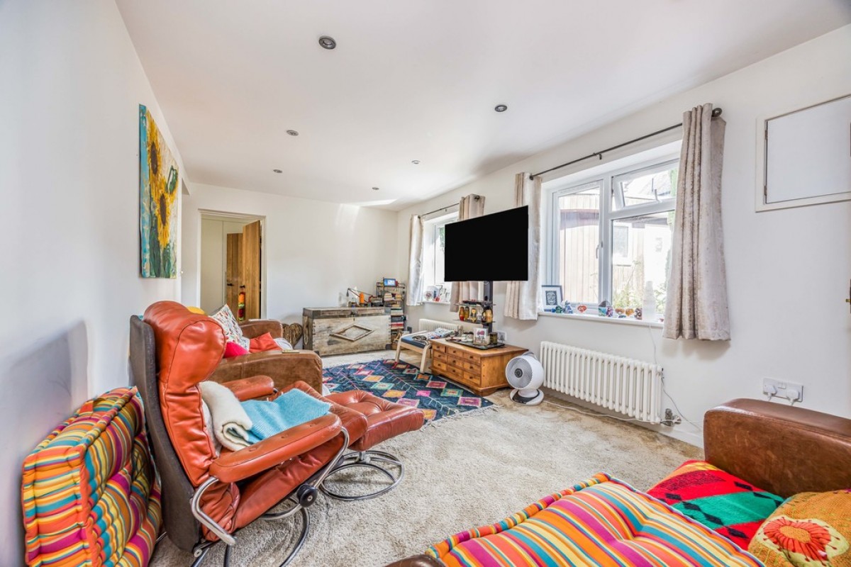 Salisbury Road, Burton