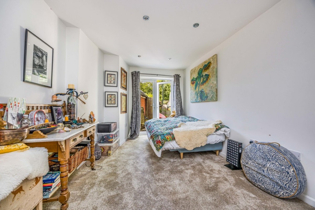 Salisbury Road, Burton