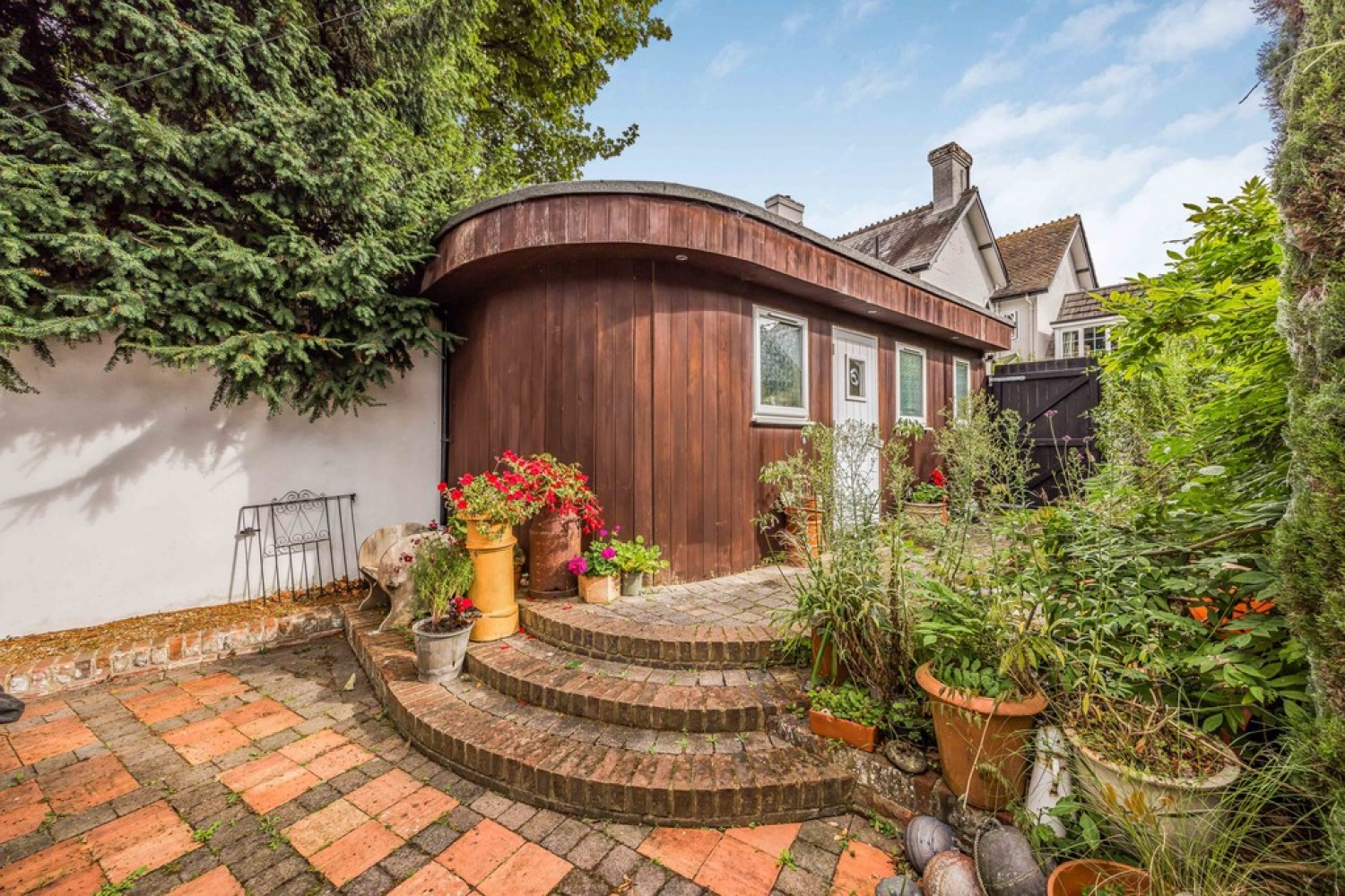 Salisbury Road, Burton