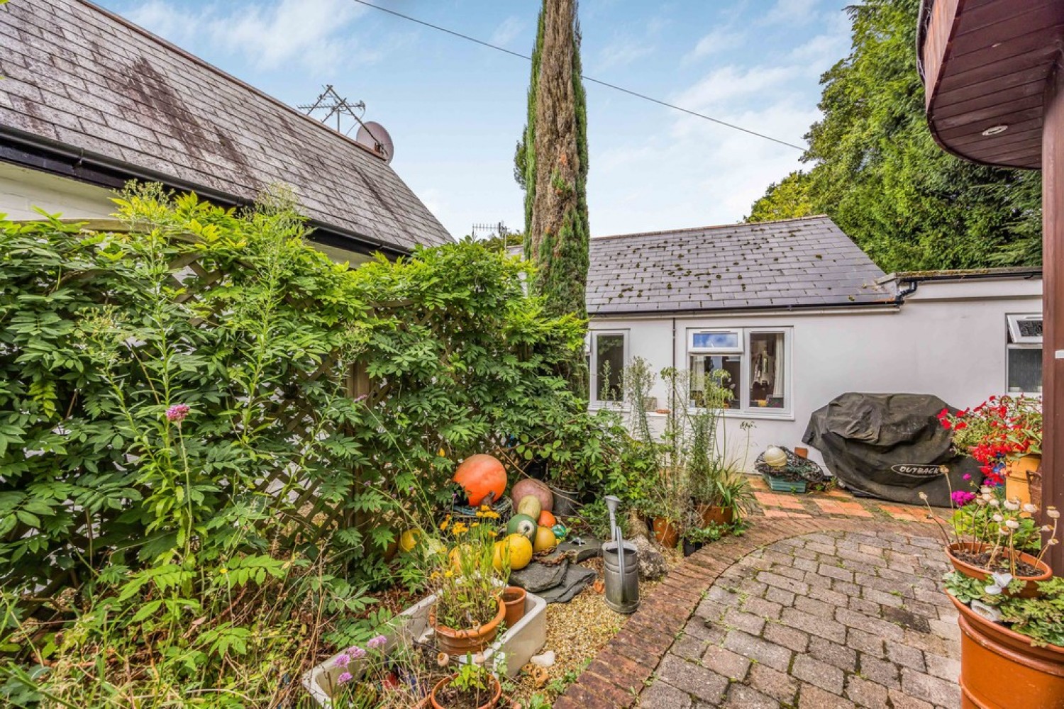 Salisbury Road, Burton