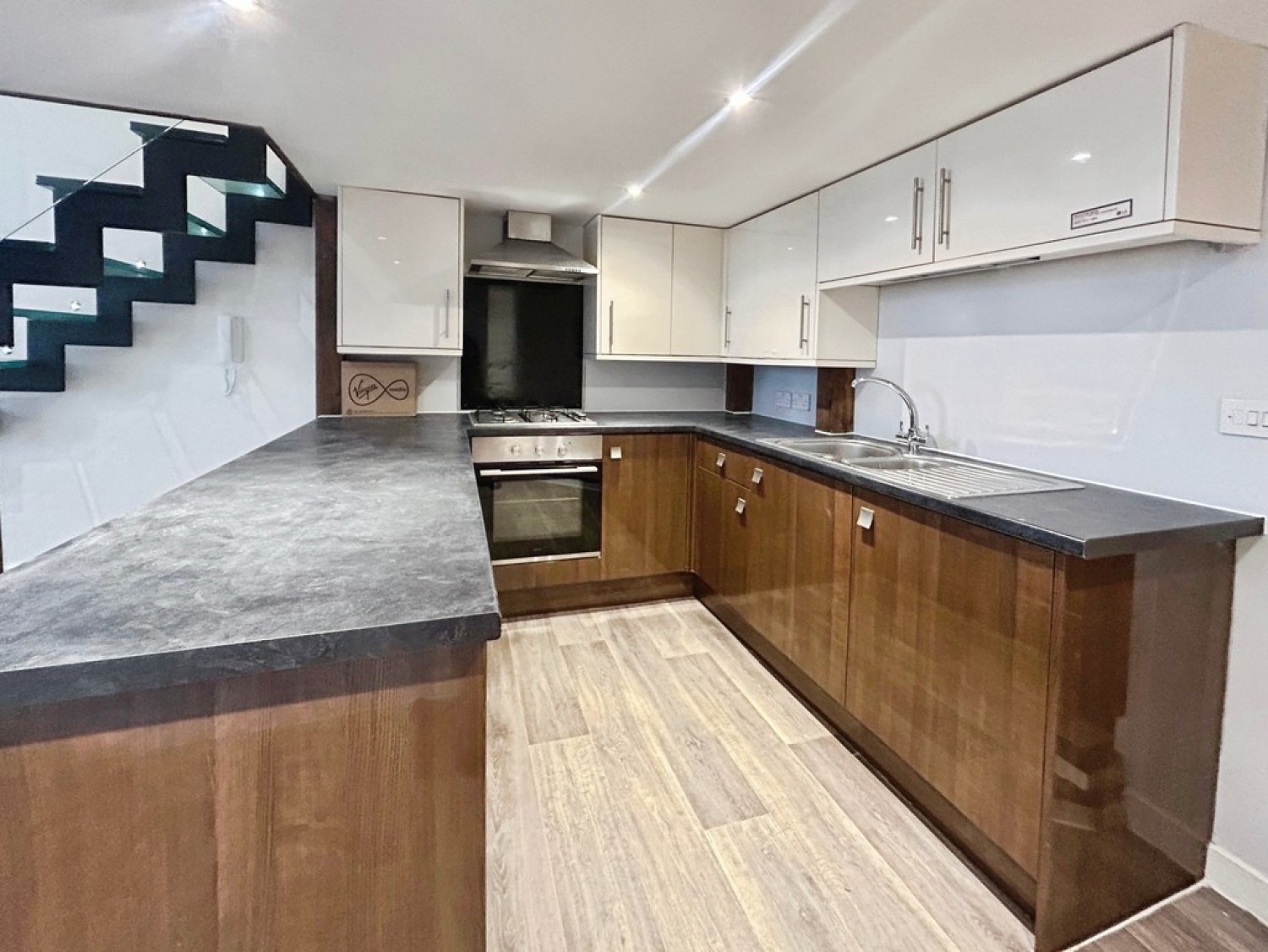 2 bedroom Flat for Letting Christchurch Road, Bournemouth