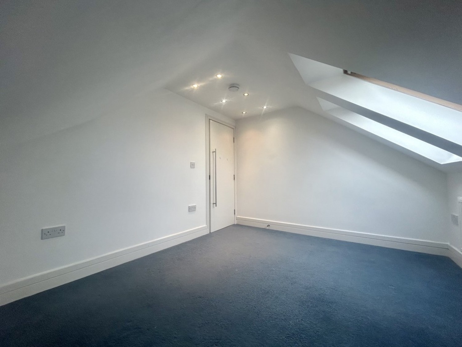 2 bedroom Flat in The Crescent, Bournemouth