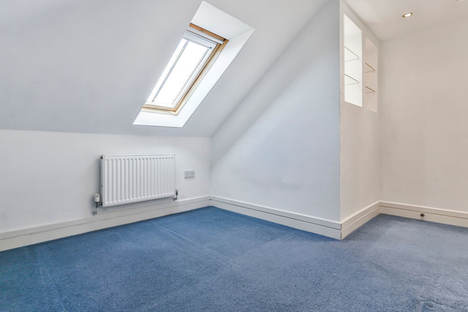 2 bedroom Flat in The Crescent, Bournemouth