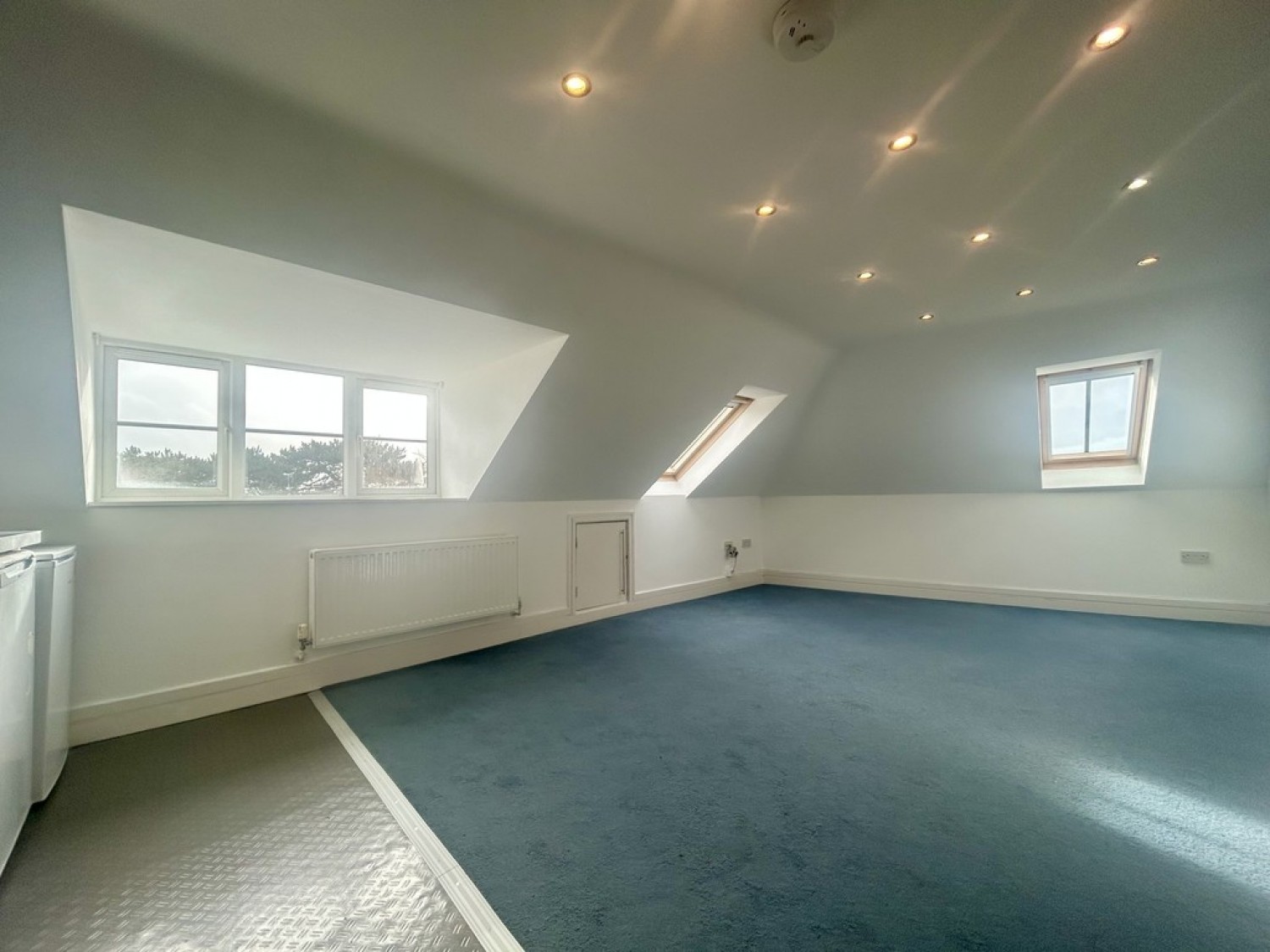 2 bedroom Flat in The Crescent, Bournemouth