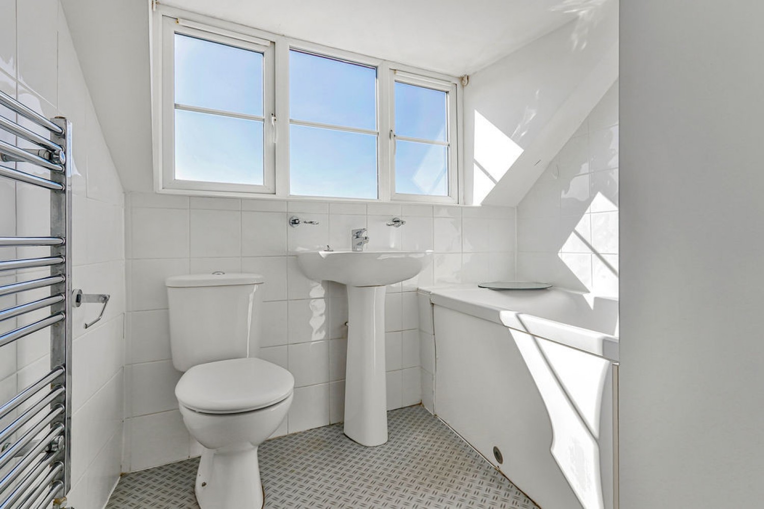 2 bedroom Flat in The Crescent, Bournemouth