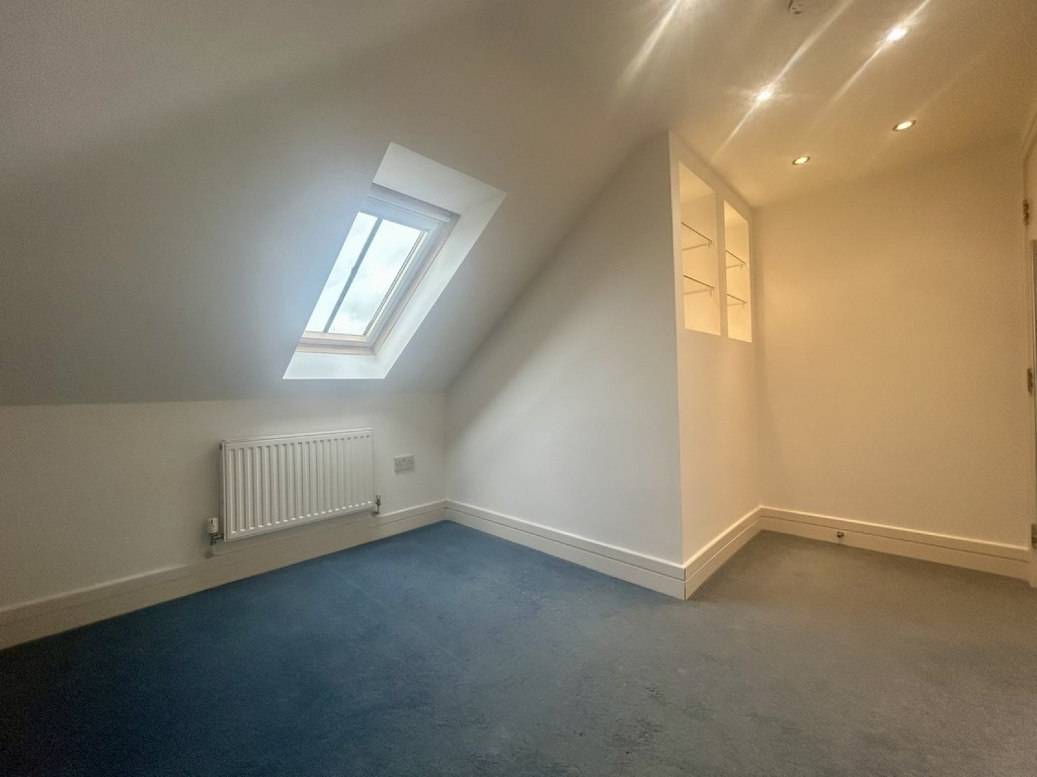 2 bedroom Flat in The Crescent, Bournemouth