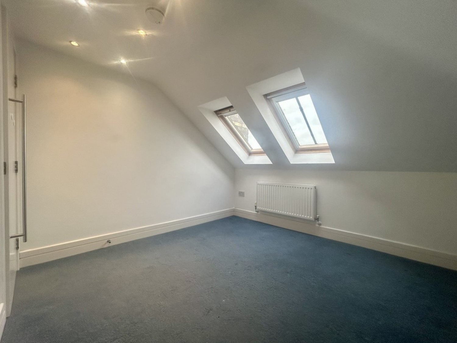 2 bedroom Flat in The Crescent, Bournemouth