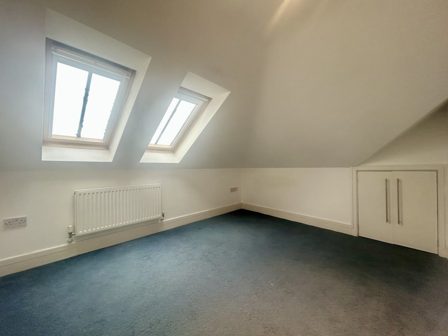 2 bedroom Flat in The Crescent, Bournemouth