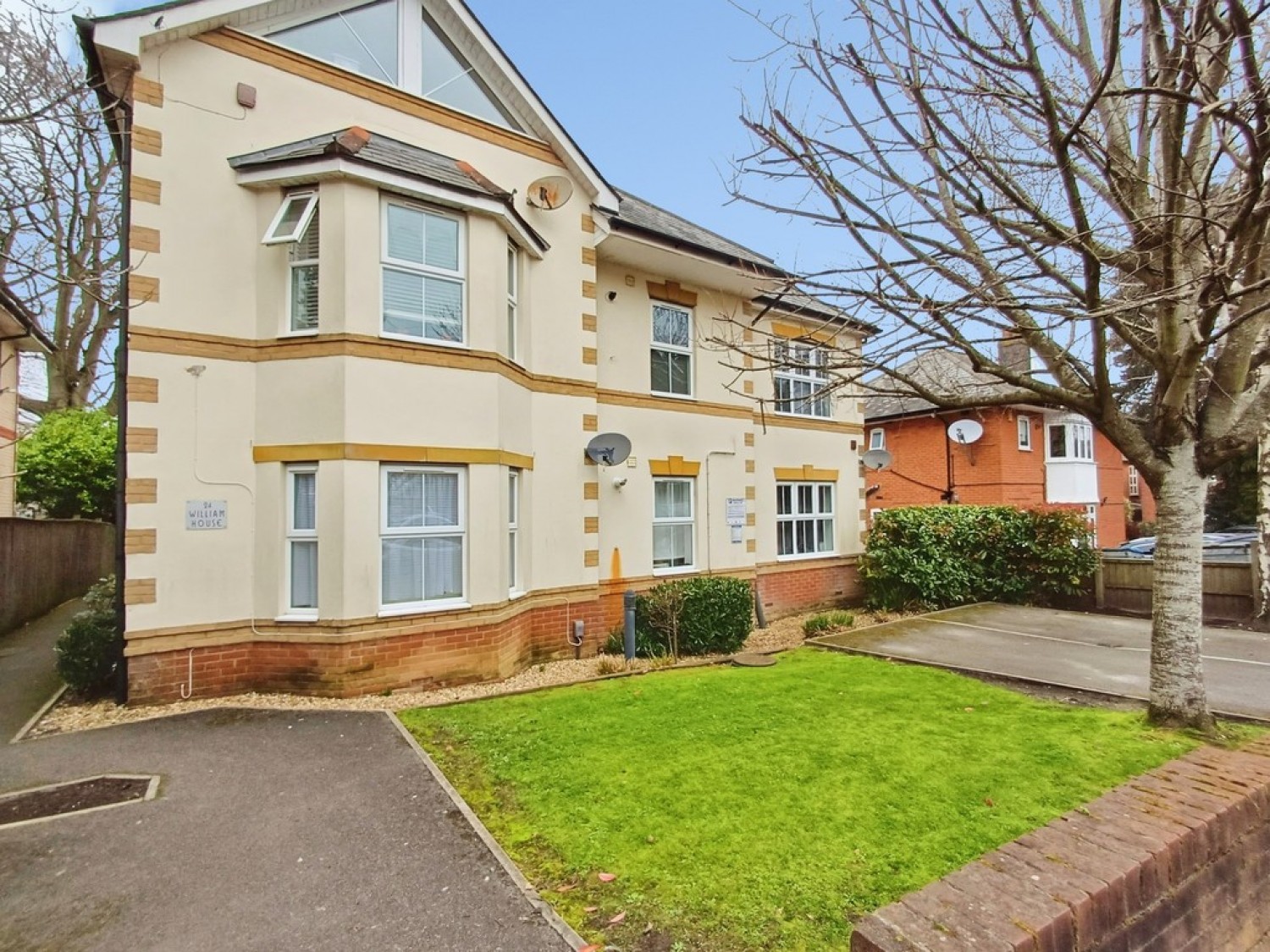 2 bedroom Flat for Letting St Albans Crescent, Bournemouth