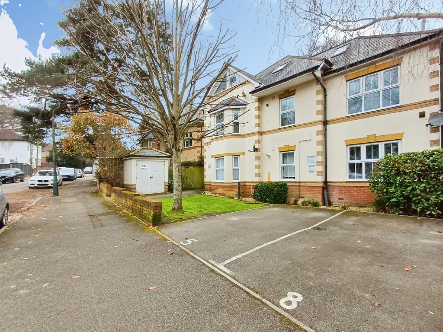 2 bedroom Flat for Letting St Albans Crescent, Bournemouth