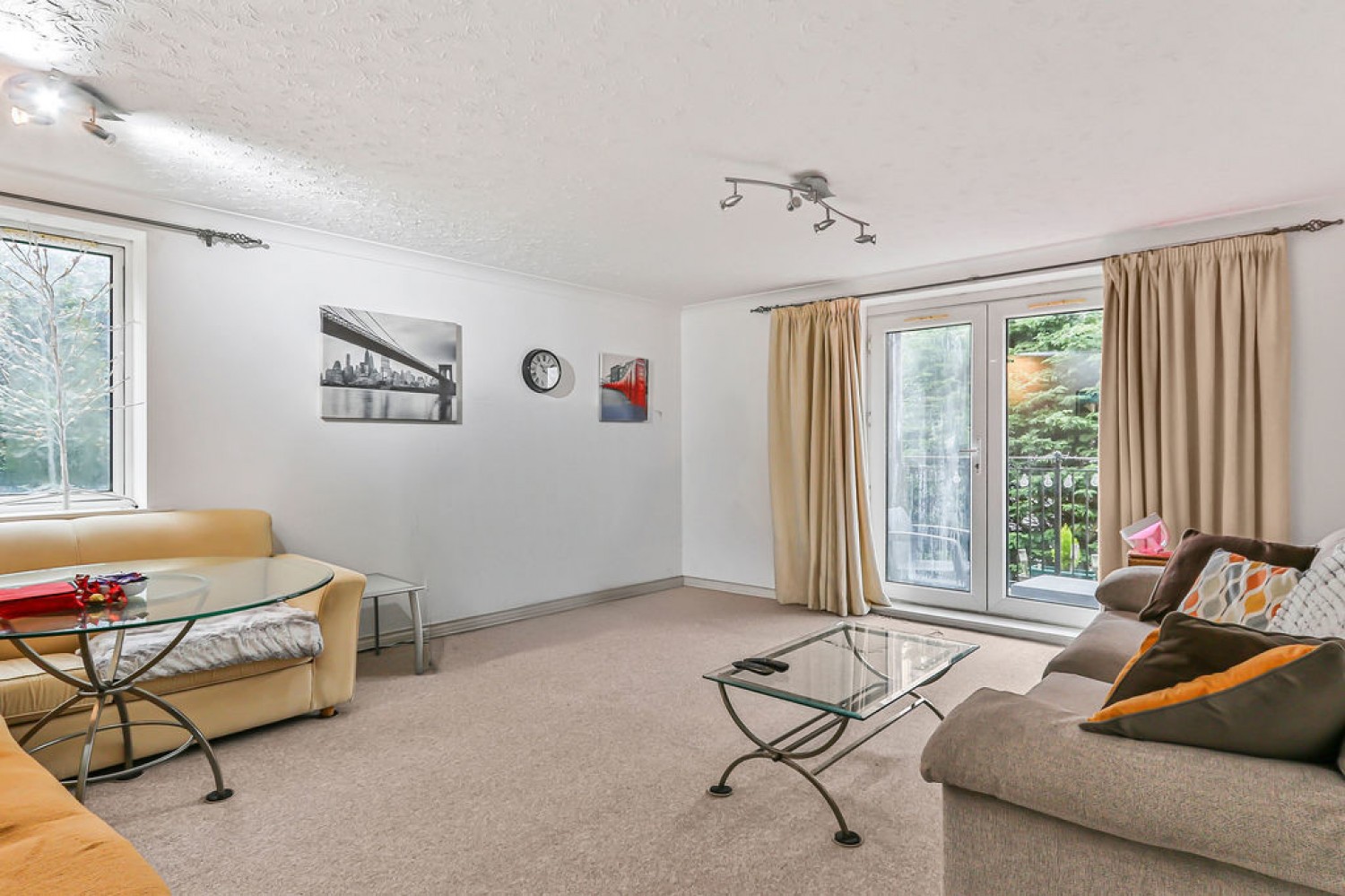 2 bedroom Flat for Letting St Peters Road, Bournemouth