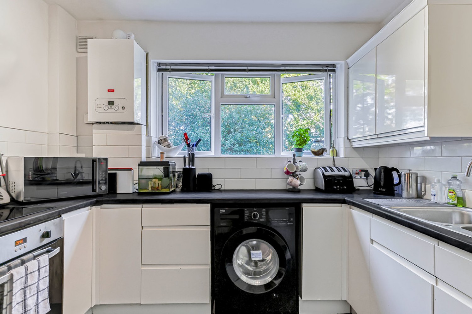 2 bedroom Flat in Madeira Road, Bournemouth