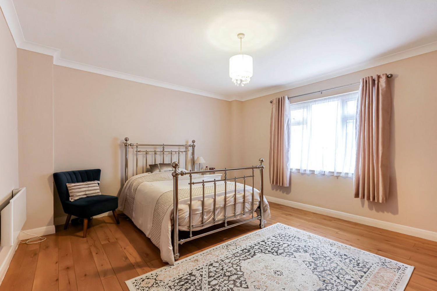 3 bedroom Flat in Bath Road, Bournemouth, Dorset