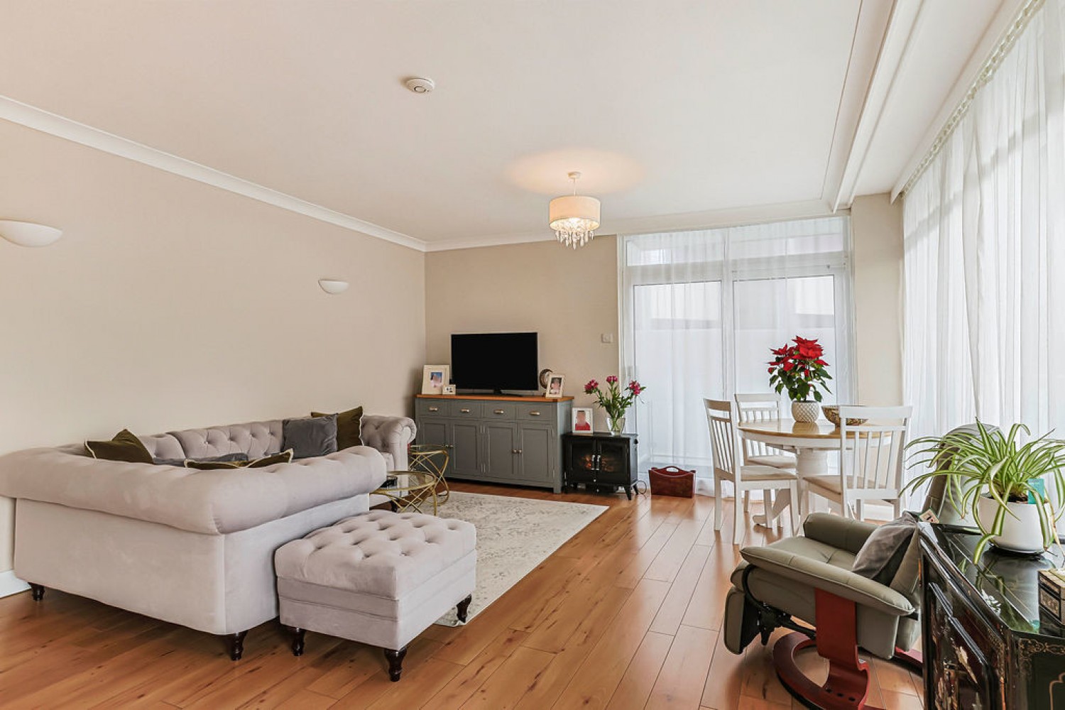 3 bedroom Flat in Bath Road, Bournemouth, Dorset