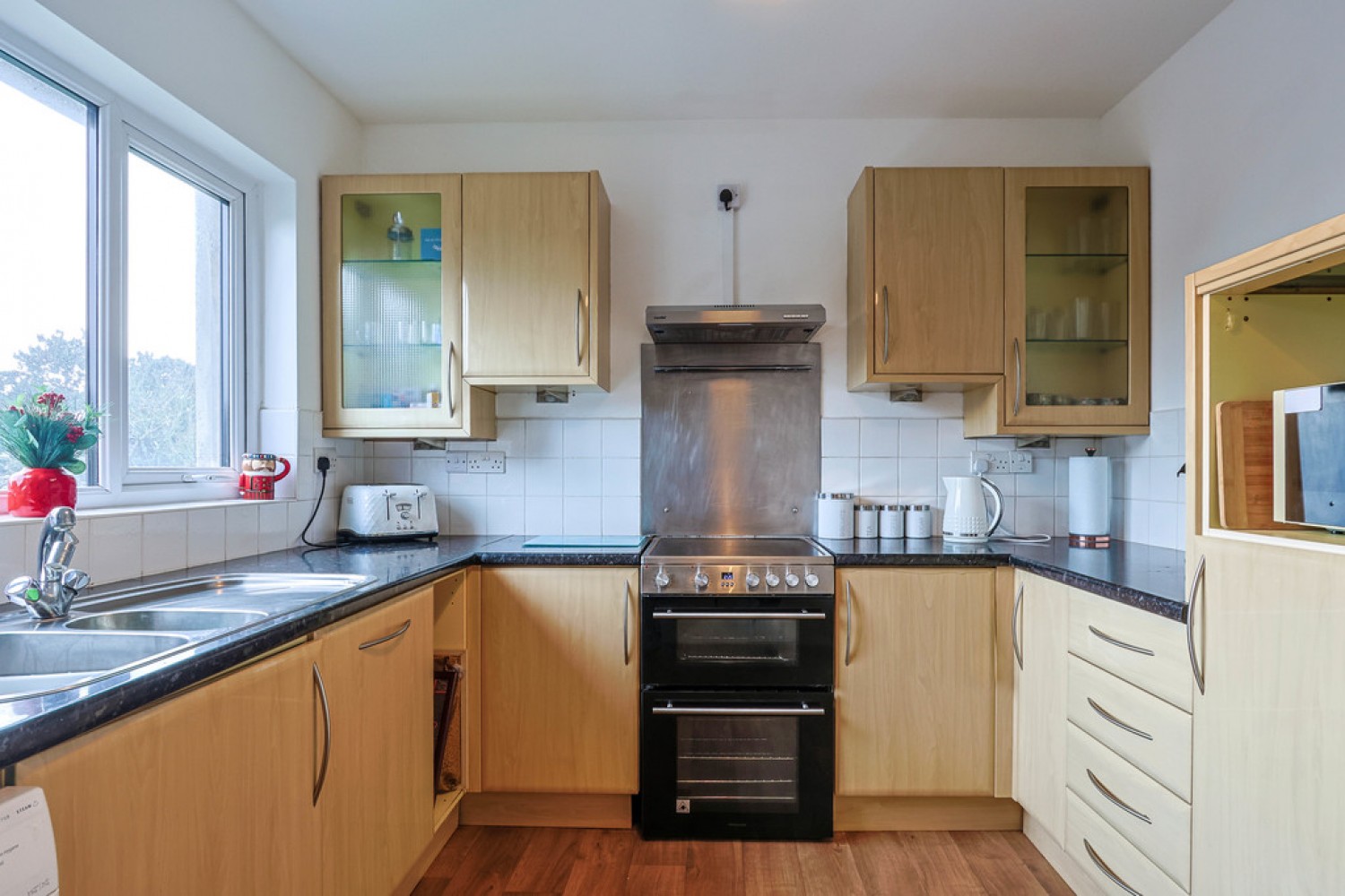 3 bedroom Flat in Bath Road, Bournemouth, Dorset